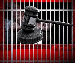 20 años de prisión a hombre propinó varios machetazos a pareja.